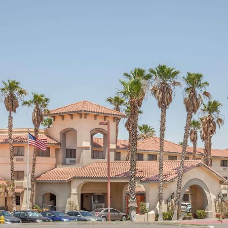 Hotel Ramada By Wyndham Barstow Esterno foto