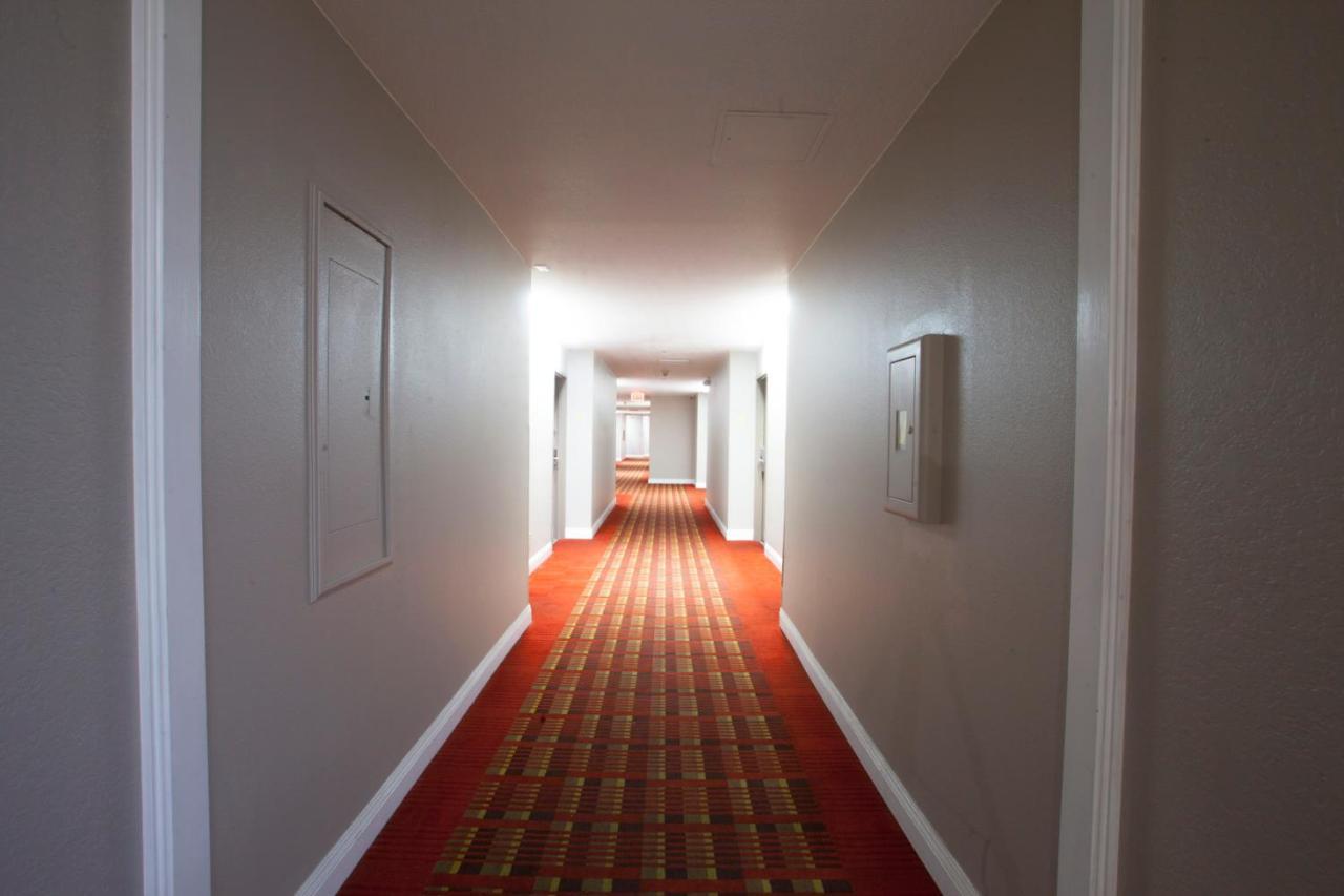 Hotel Ramada By Wyndham Barstow Esterno foto