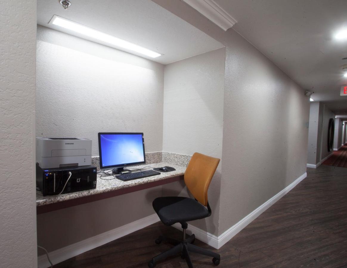 Hotel Ramada By Wyndham Barstow Esterno foto