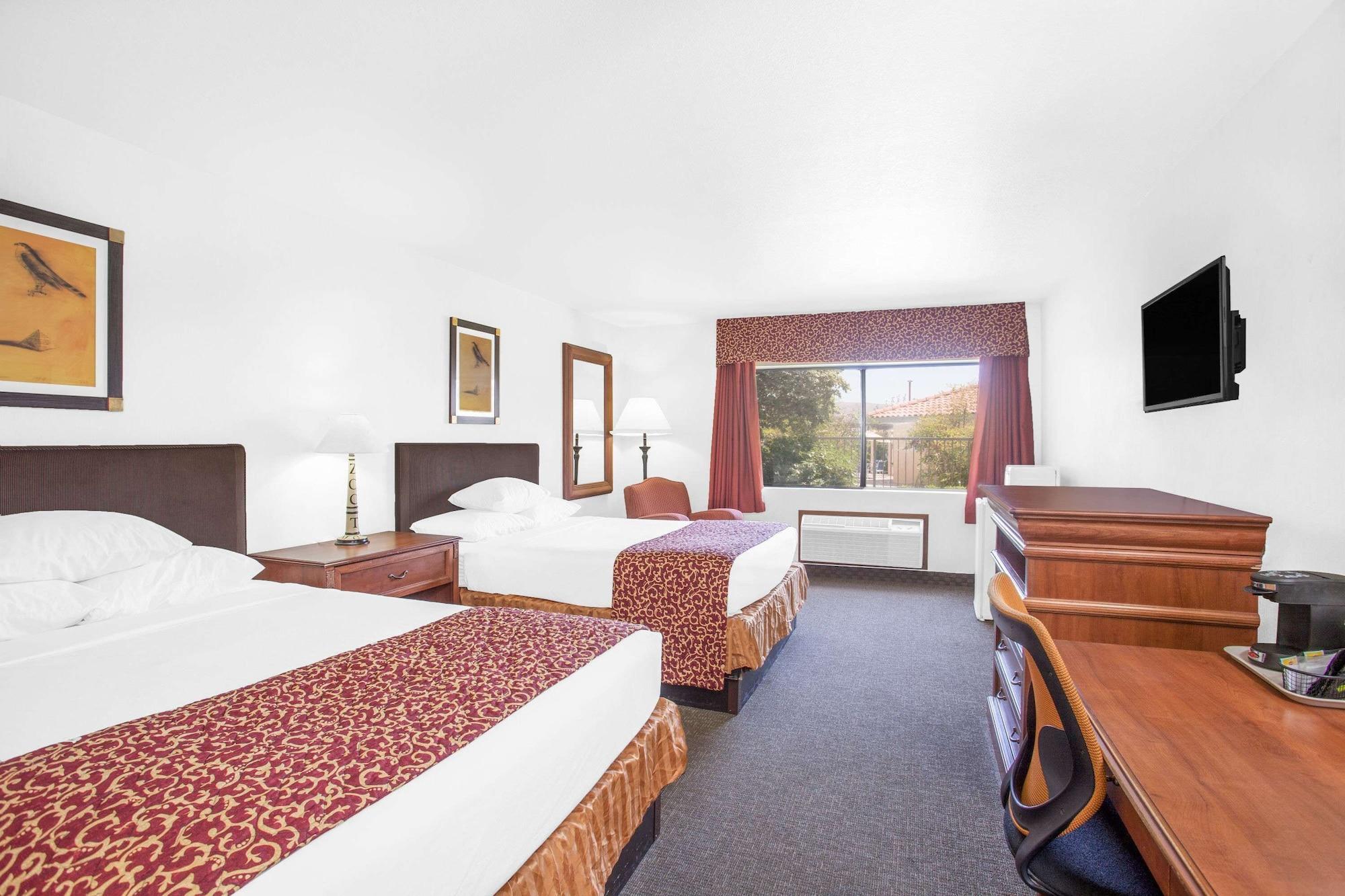 Hotel Ramada By Wyndham Barstow Esterno foto