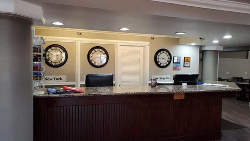 Hotel Ramada By Wyndham Barstow Esterno foto