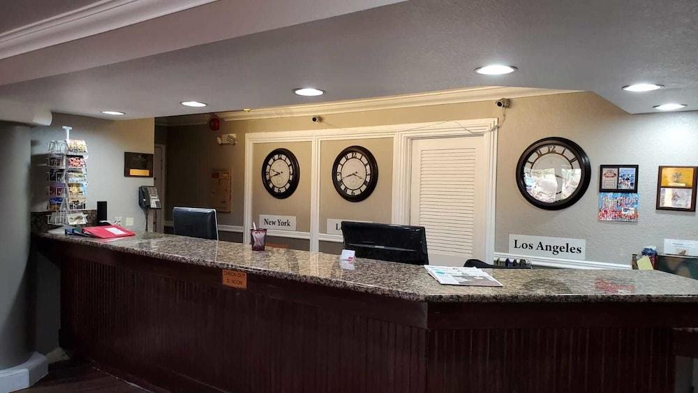 Hotel Ramada By Wyndham Barstow Esterno foto